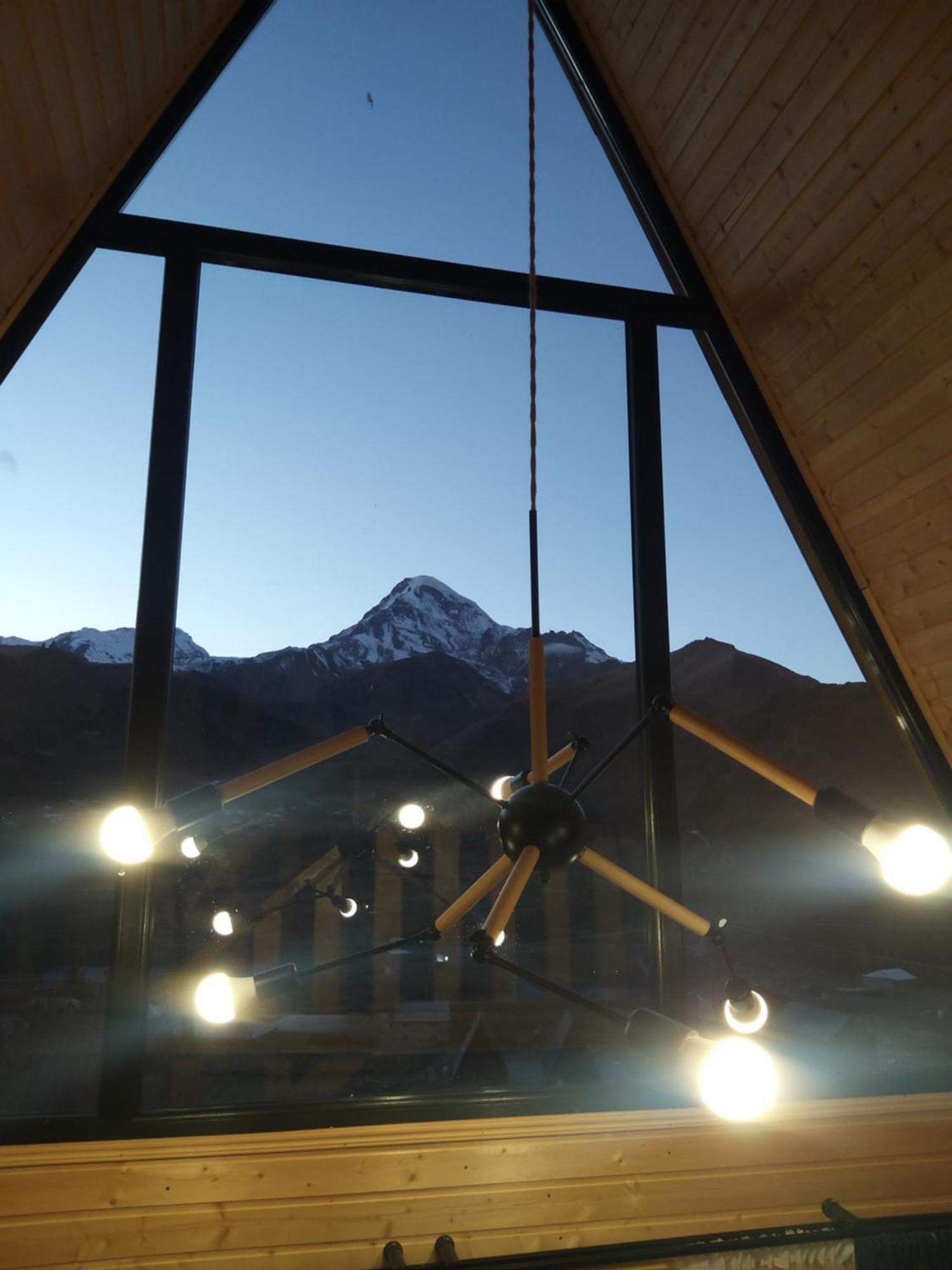 Emotion Kazbegi Apartment Room photo